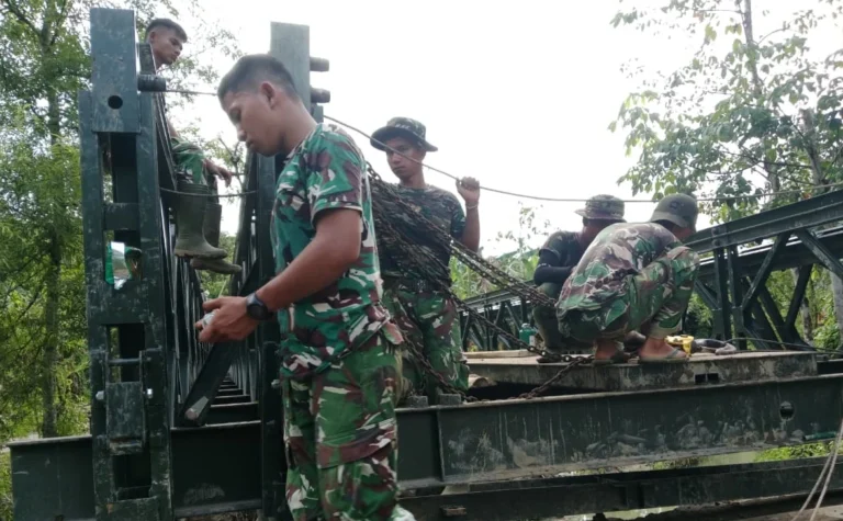 TNI AD Bakti Program Nears Completion of Fauro Faete River Modular Bridge